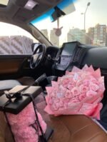 ⁦بوكيه 50 ورده + دب وردي + علاقة ديور⁩ - الصورة ⁦2⁩
